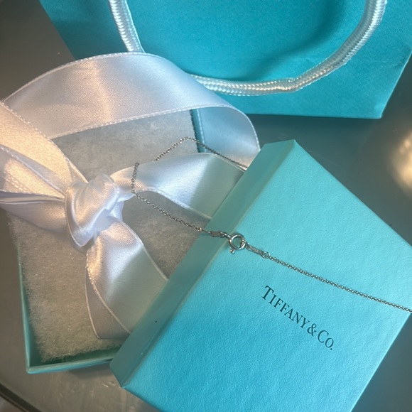 Tiffany Necklace 🎁🎁🎁 - Picture 3 of 3